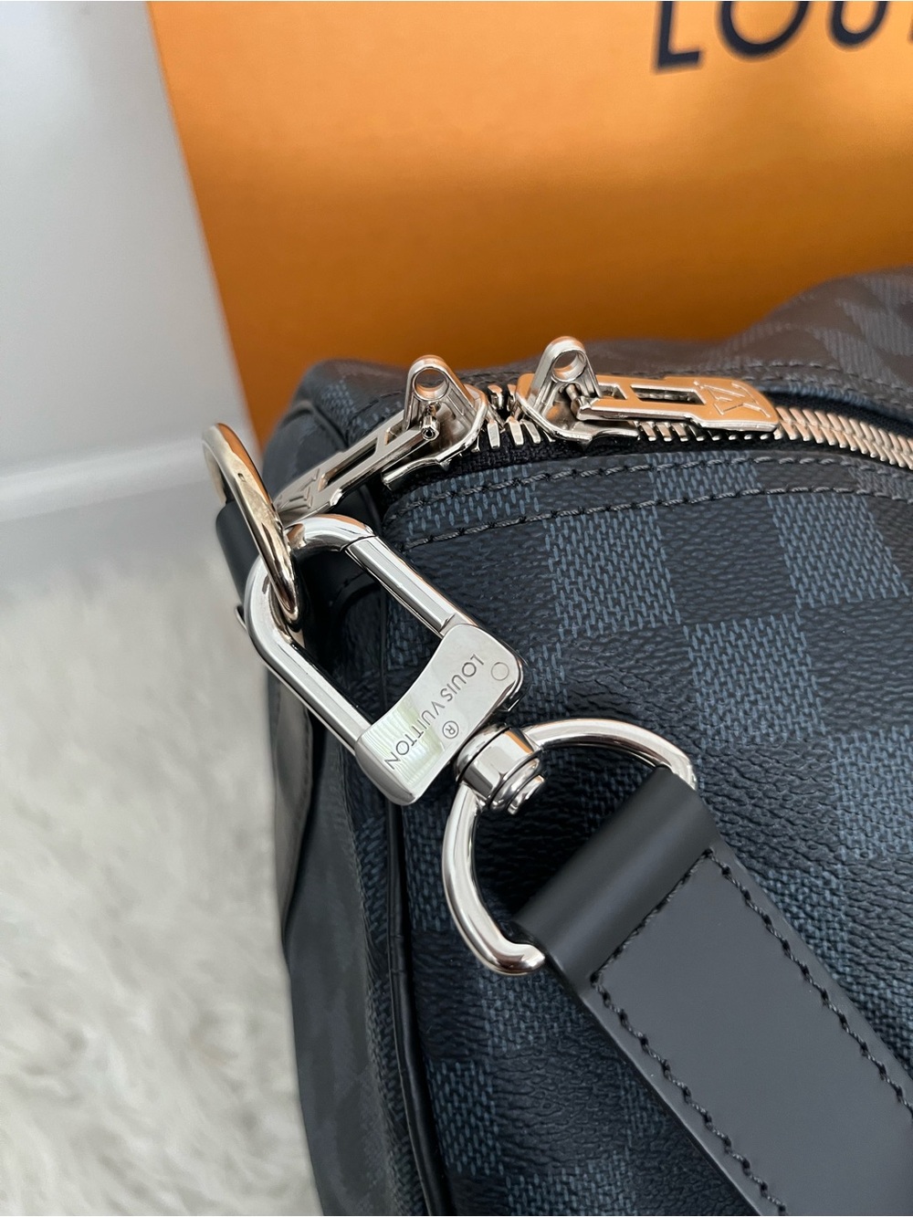 Louis Vuitton Keepall 55 - Picture 8 of 15